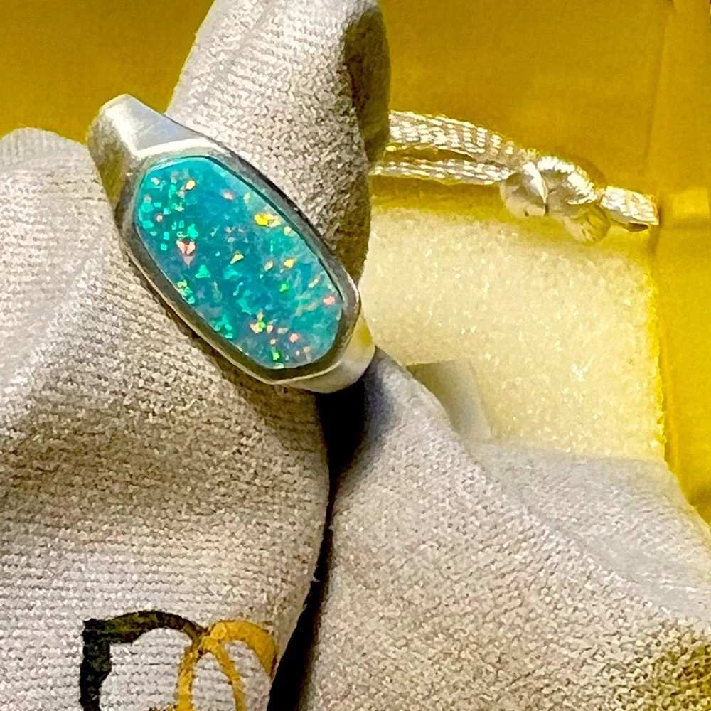 NWT Kendra Scott Mel Ring RARE Mint Opal & Silver Perfectly Beautiful Retired! - Picture 8 of 12